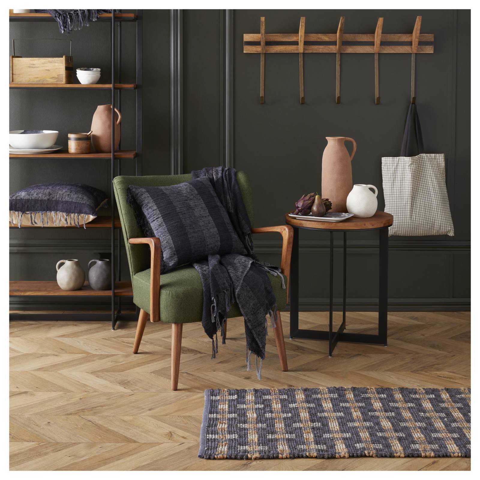 Darcy Armchair Walnut/Dark Green