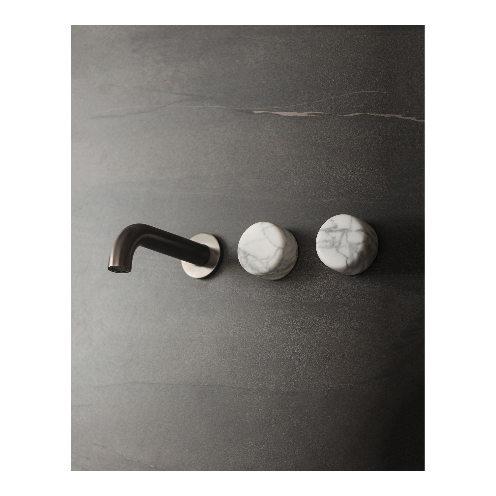 Halo 150mm Wall Set w Marble Handle, Aged Iron PVD