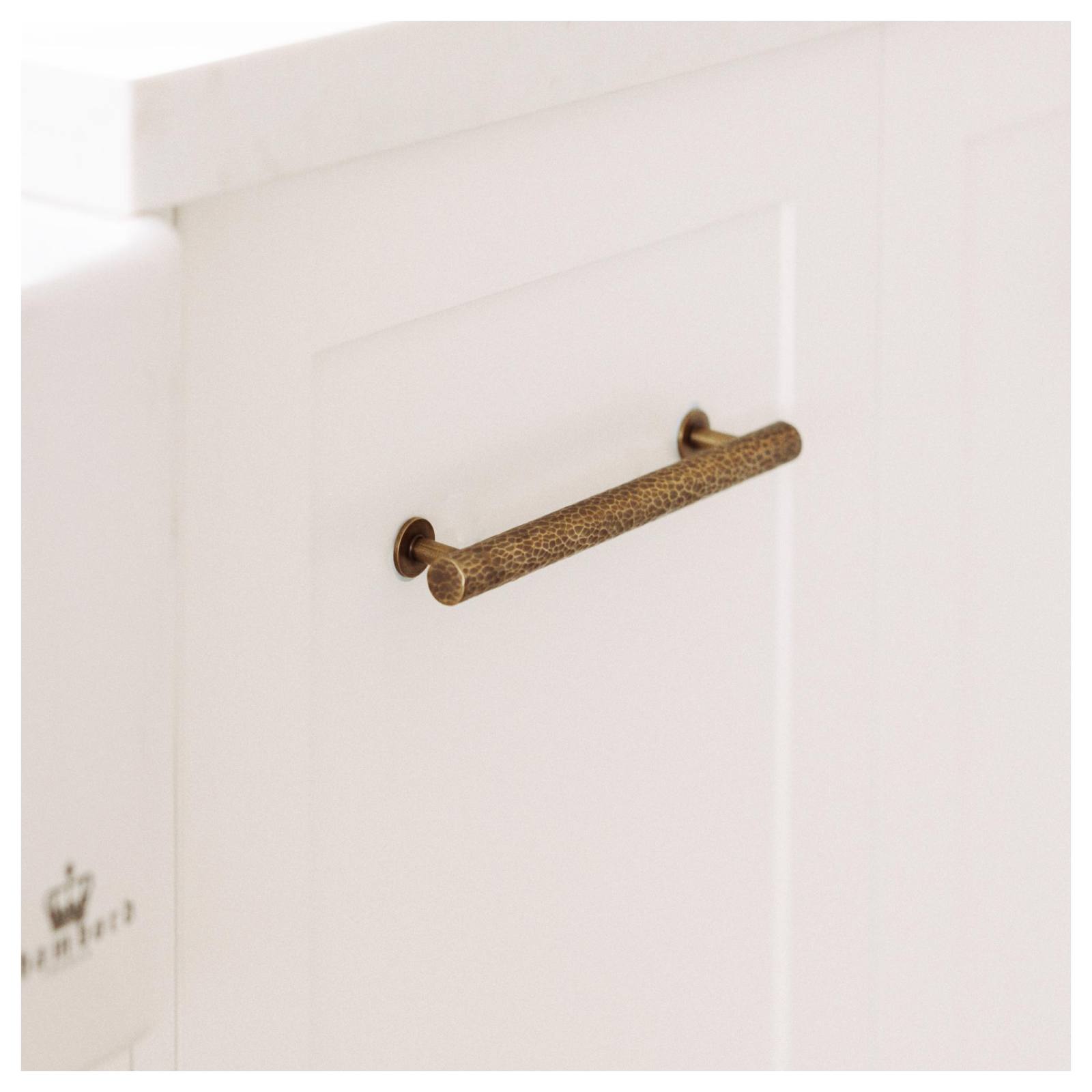 Tarn 160mm Hammered Handle, Aged Brass