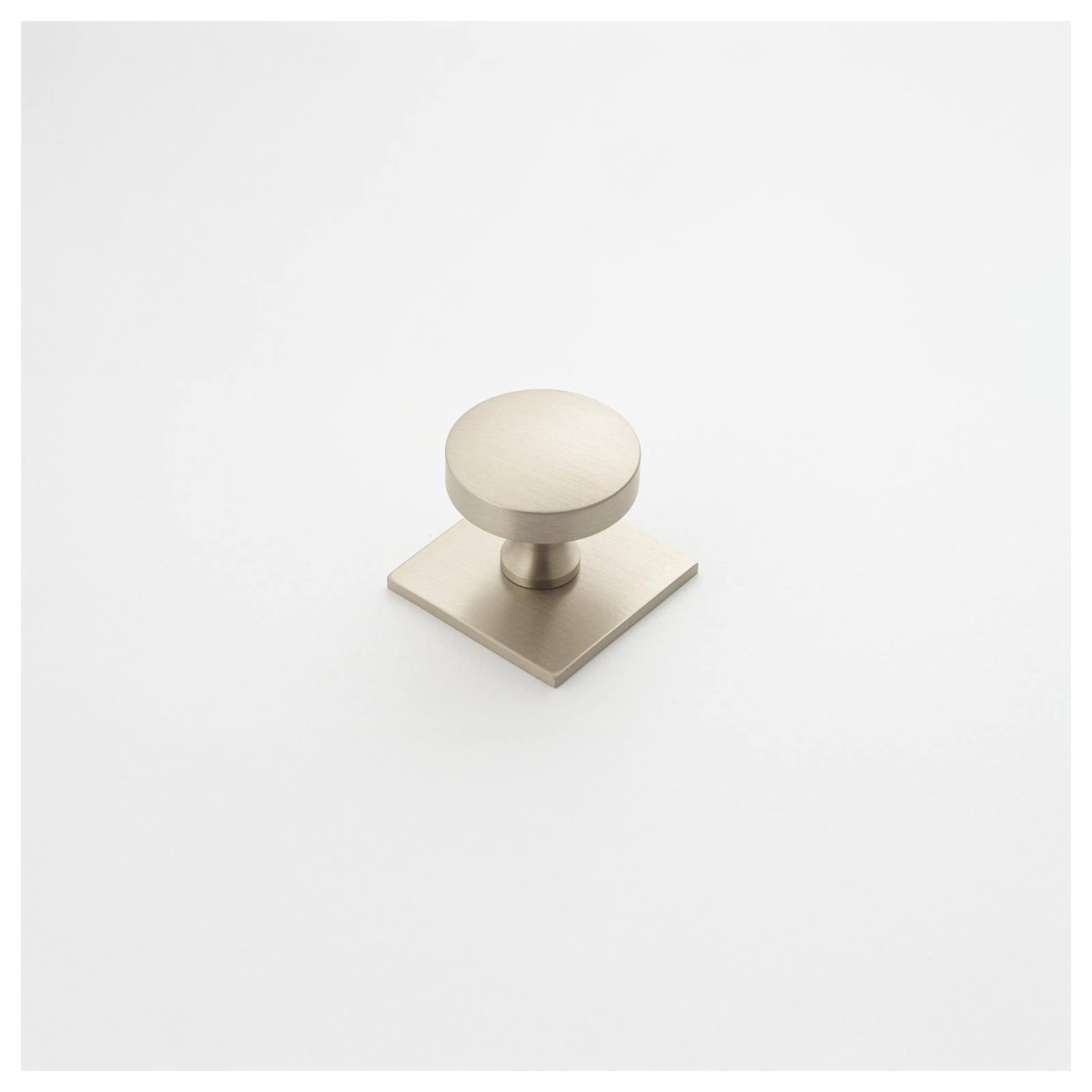 Hastings 38mm Knob on Backplate, Satin Nickel