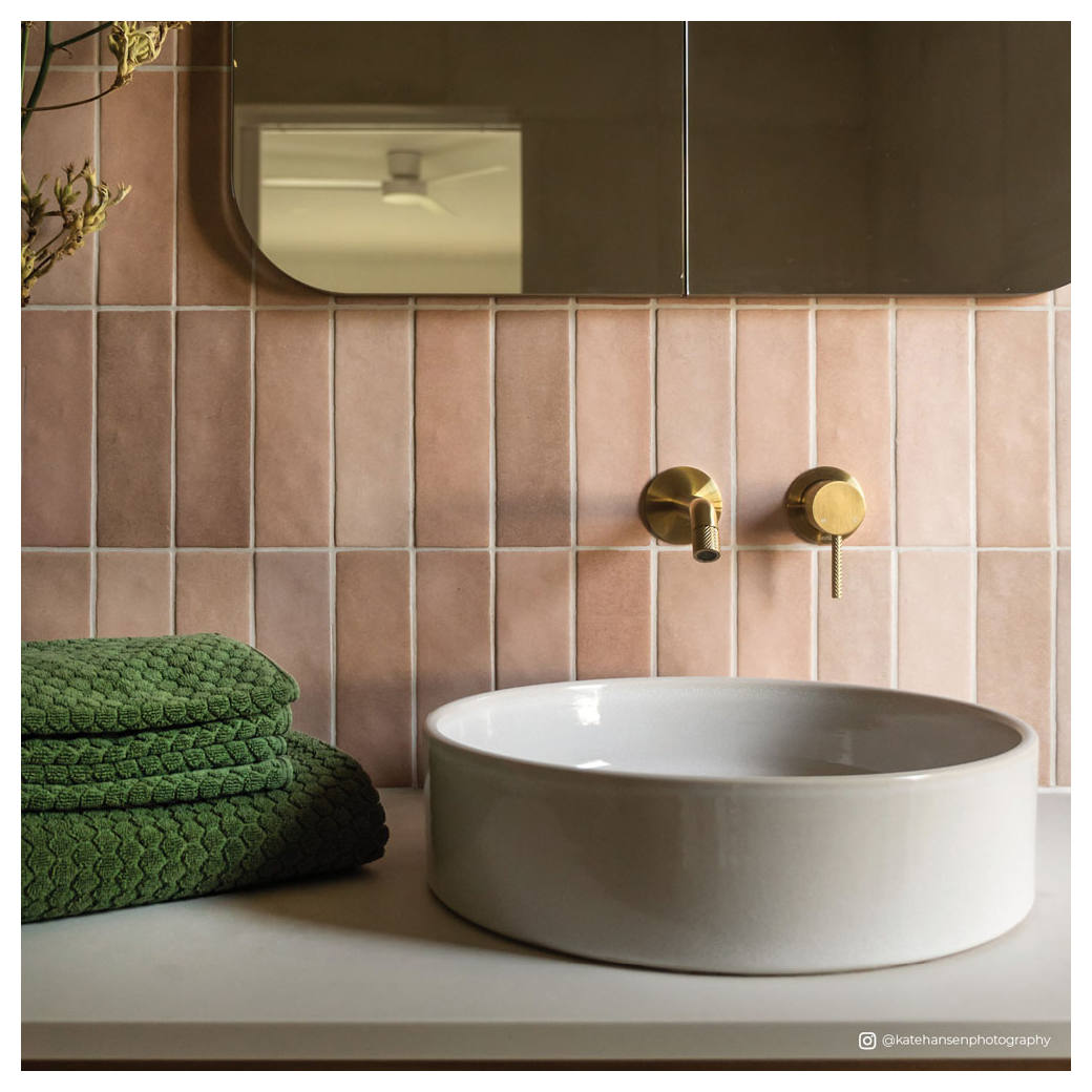 Axle Wall Mixer Set, Rnd Plates, 160mm Outlet, Urban Brass