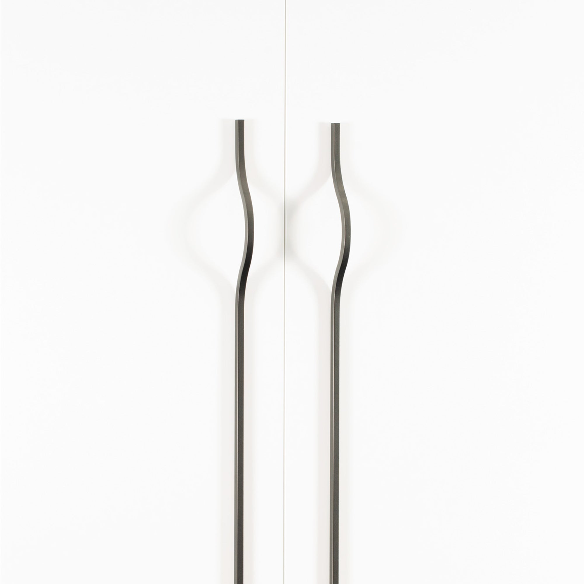 Brave Bow Handle Off-Centred 992mm Metallic Grey