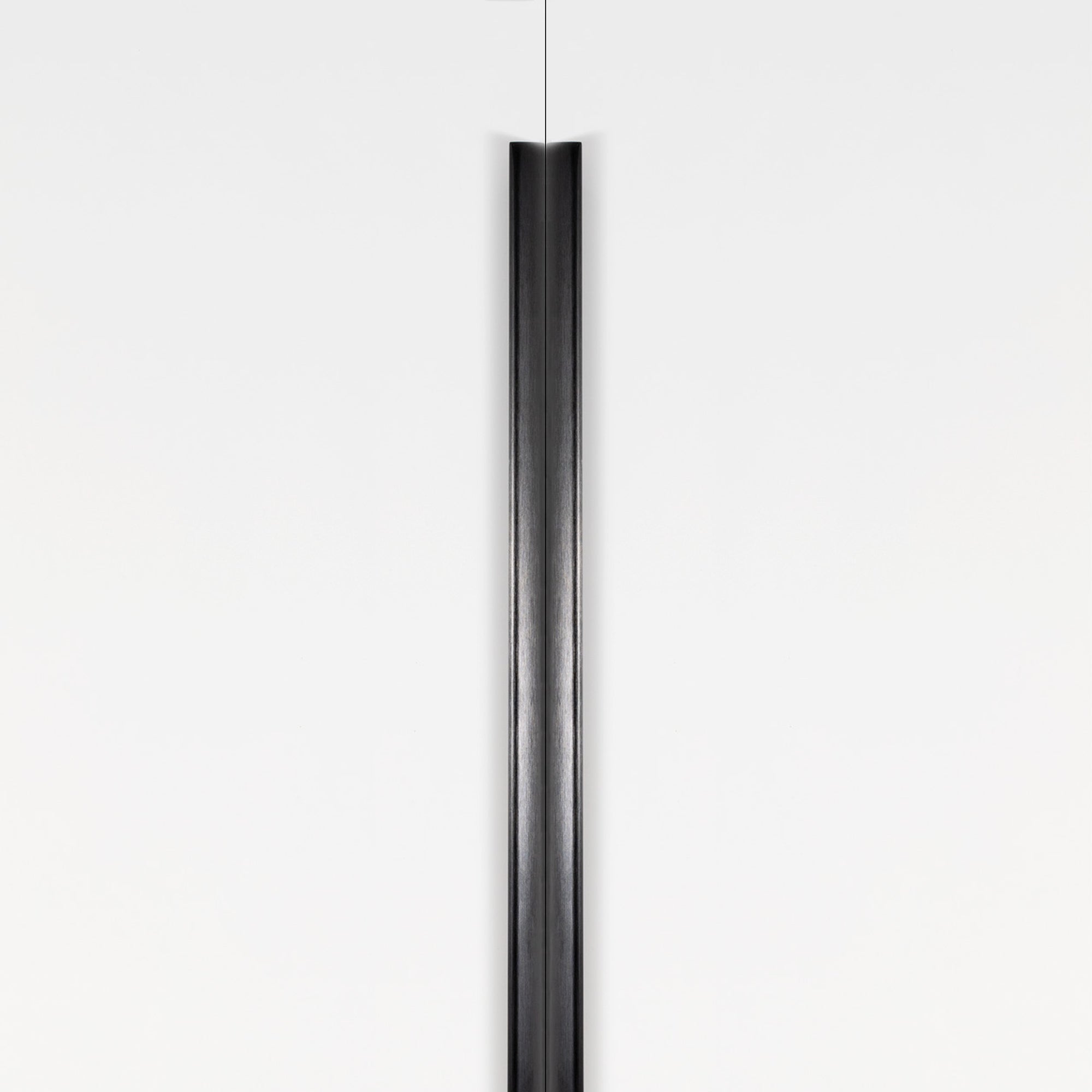 Ona Lip Pull Handle 1056mm Brushed Grey