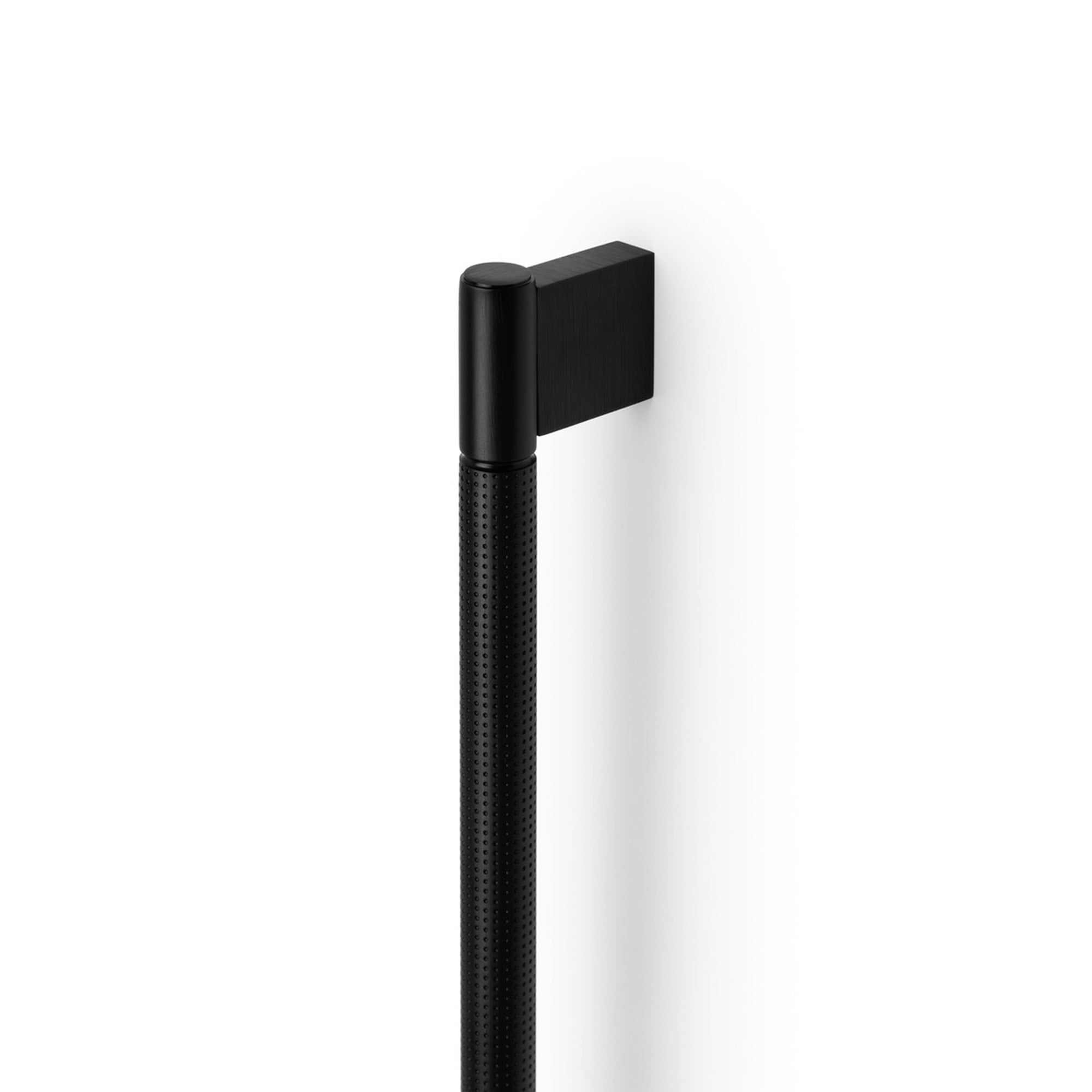 Momo Momo Point D Handle 960mm Brushed Black