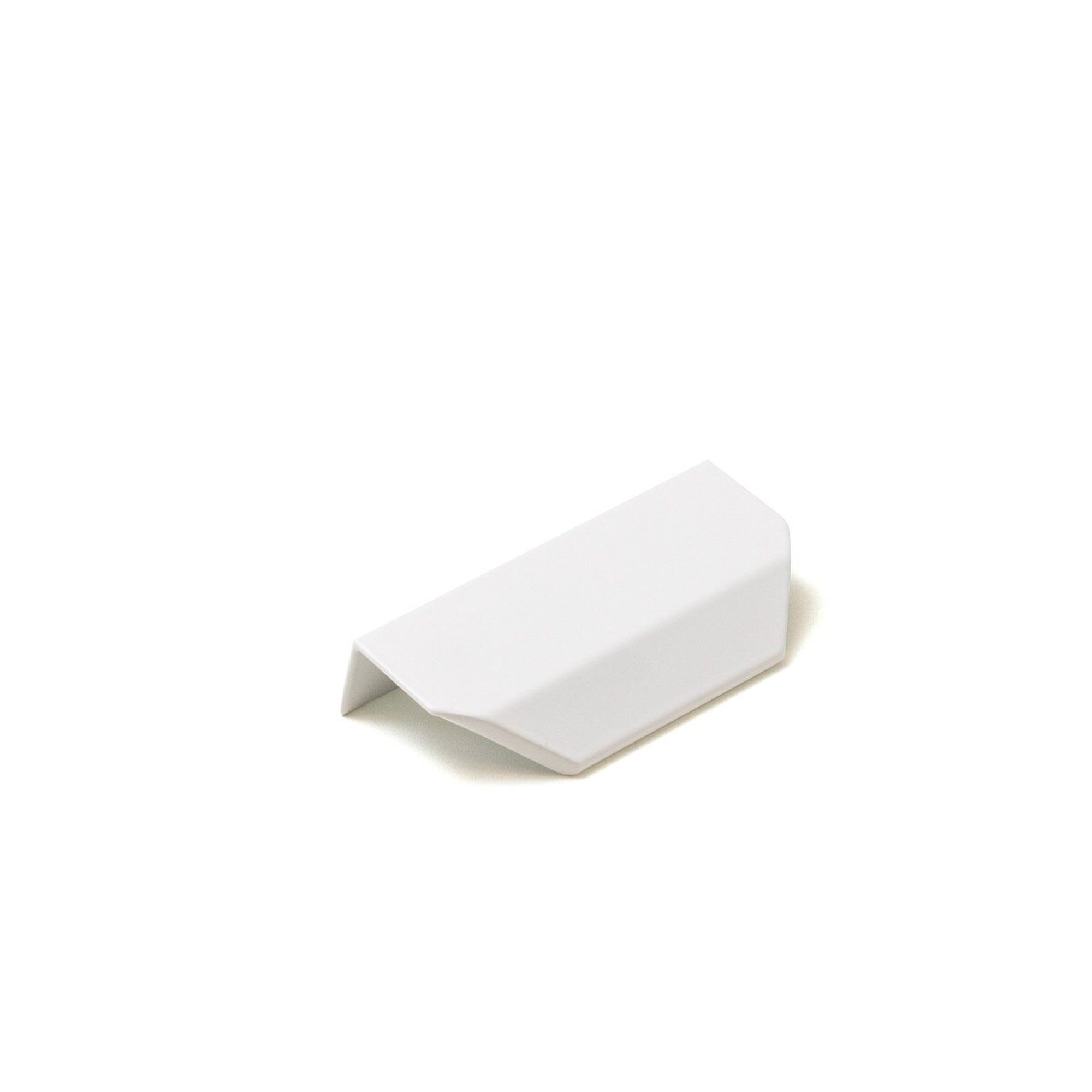 Vann Lip Pull Handles 64mm Matt White