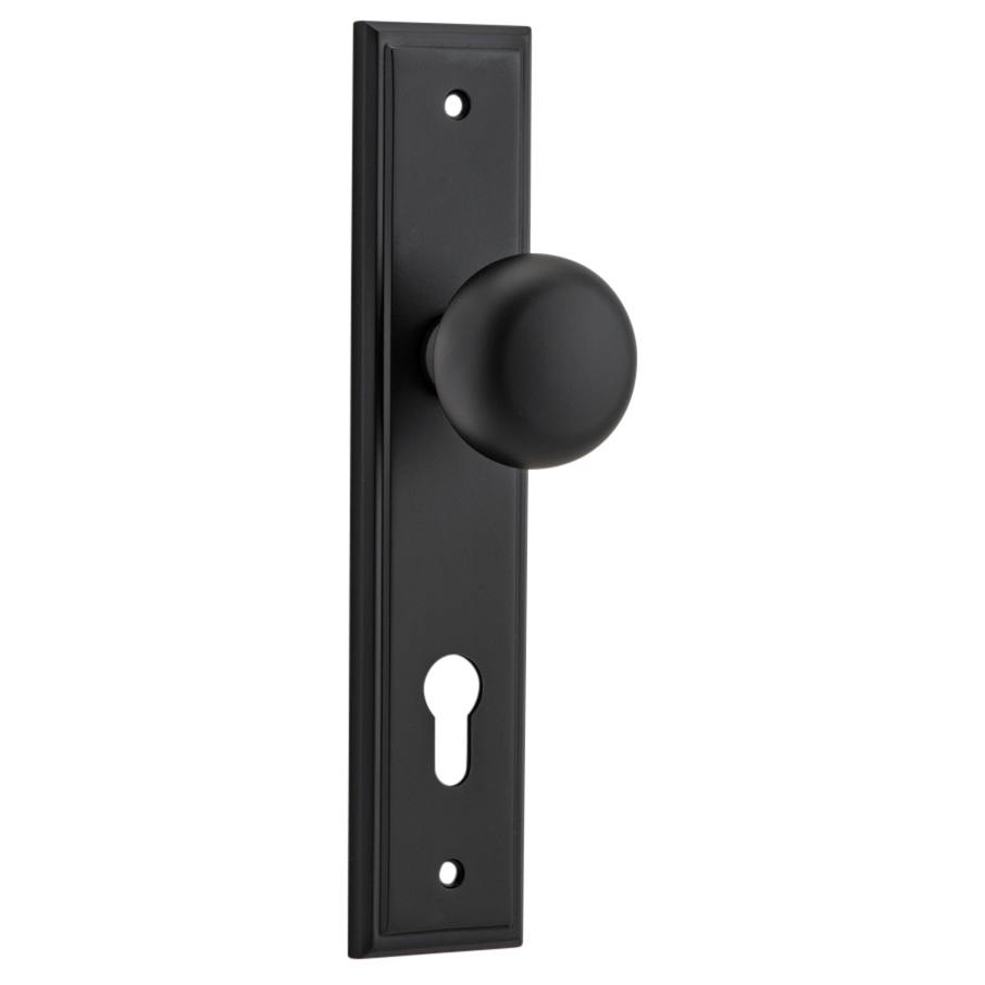 Cambridge Knob Stepped Backplate Matt Black