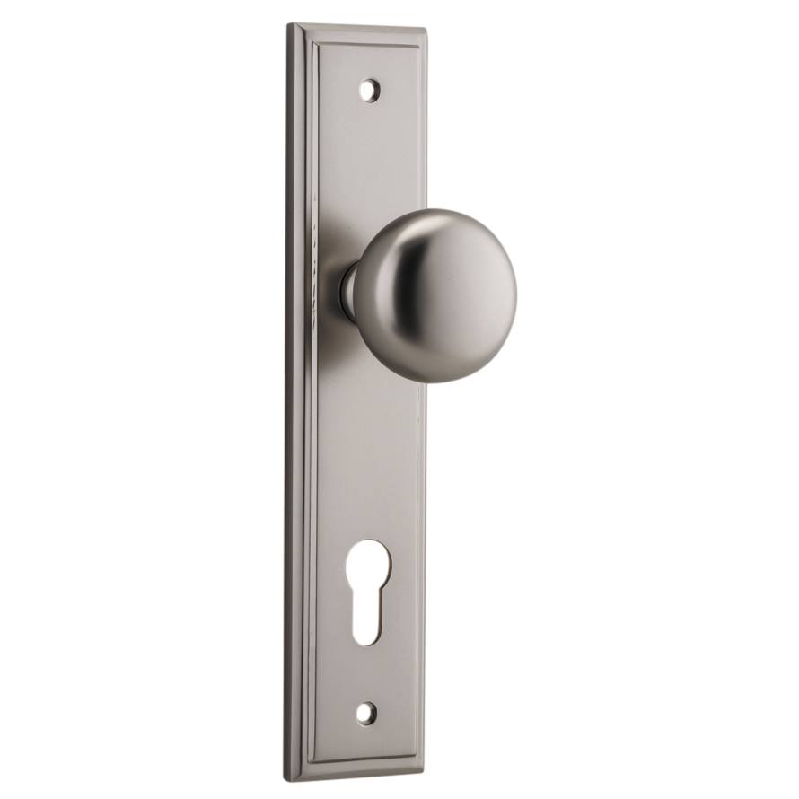 Cambridge Knob Stepped Backplate Satin Nickel