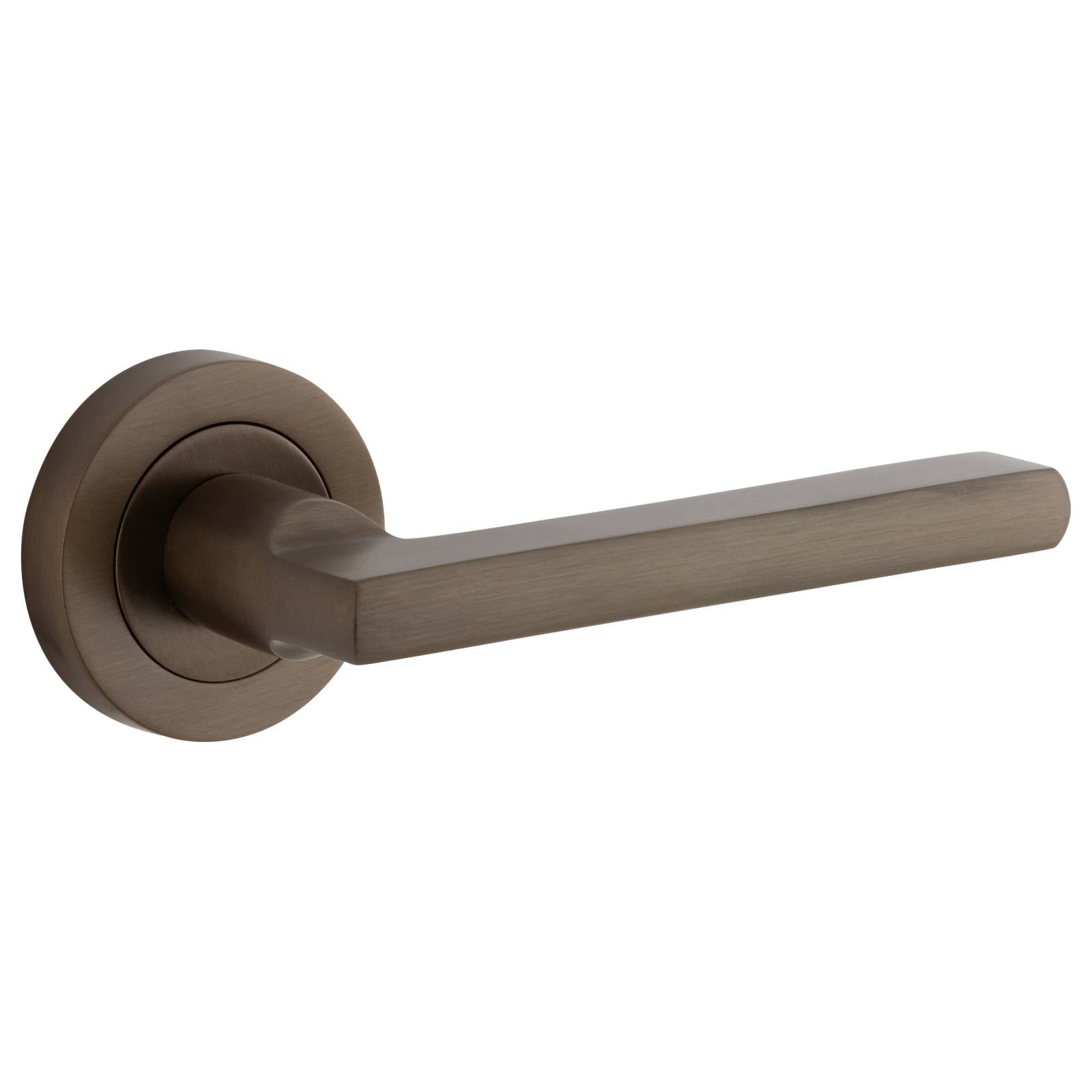 Baltimore Lever on Round Rose Signature Brass