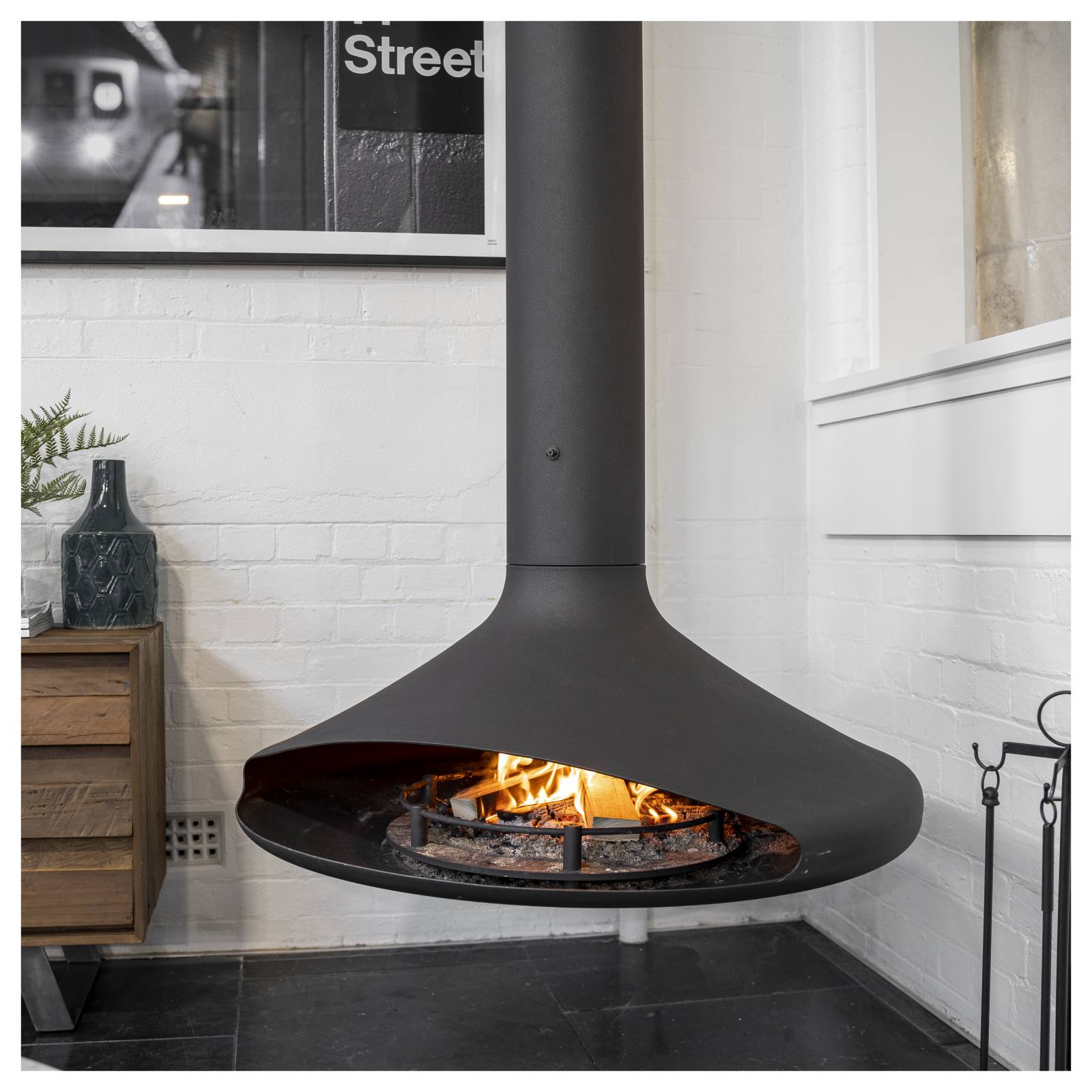 Atomo Suspended Fireplace, Black