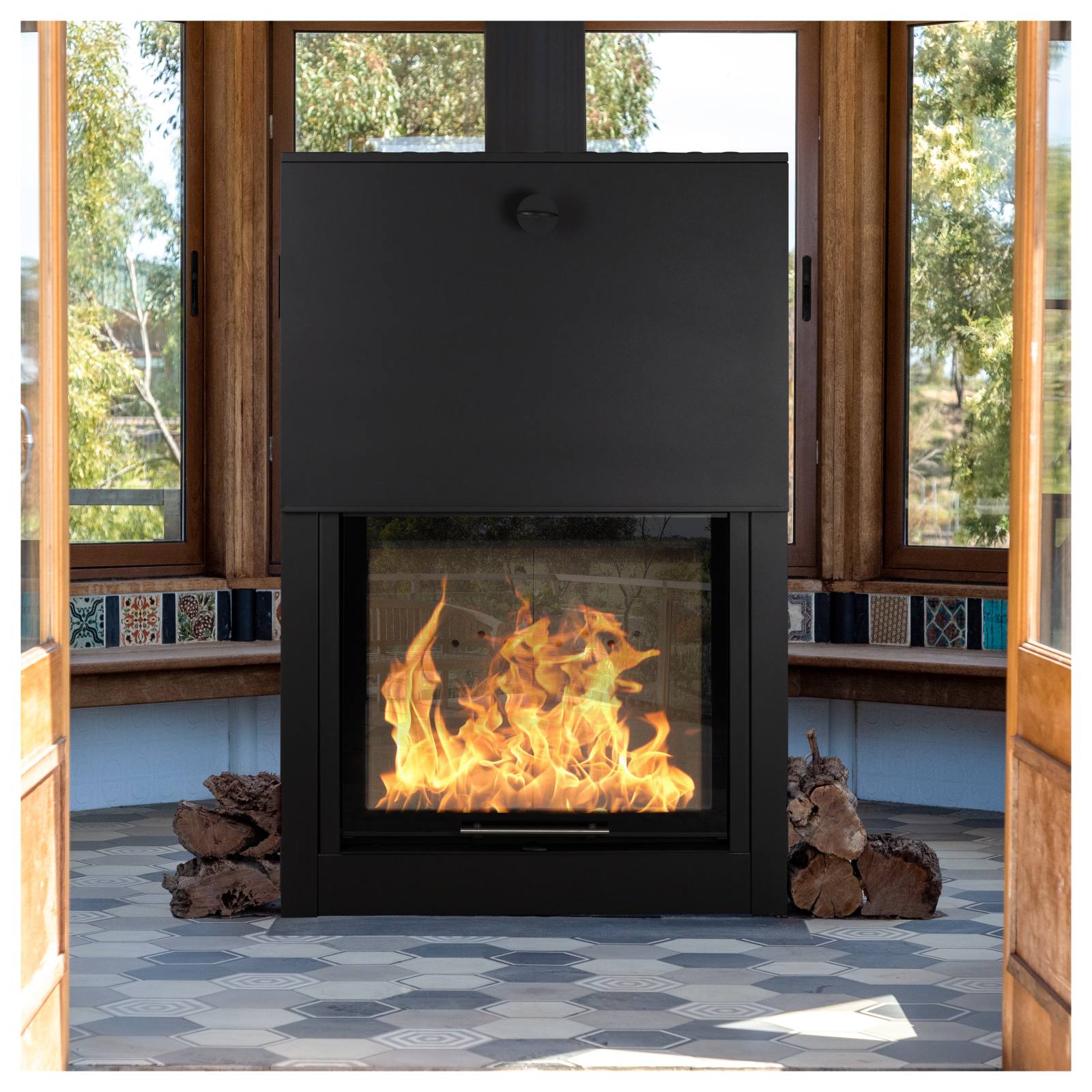 Domina High Lift Up Door 99x55x153cm Heater, Black