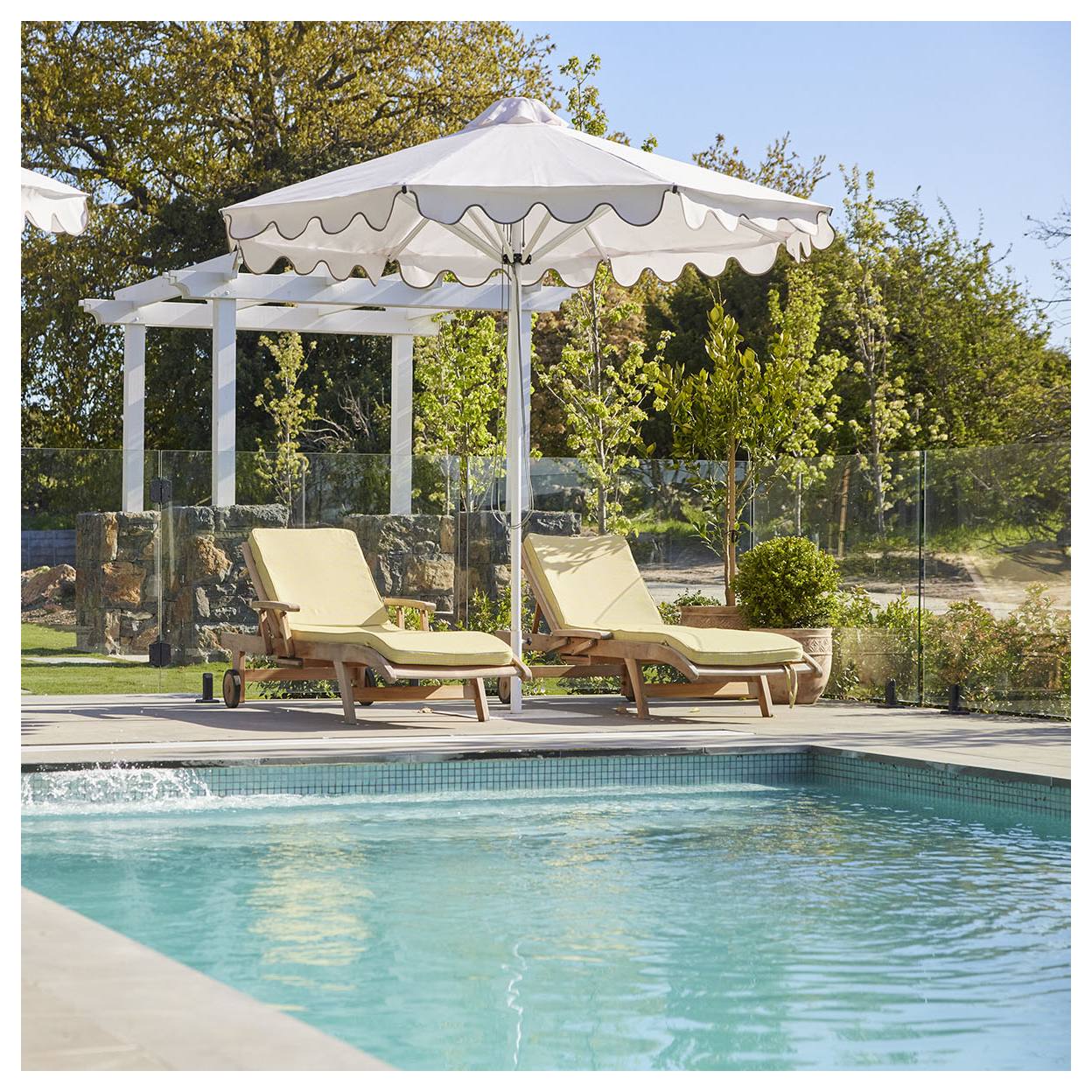 Acantha Teak Sun Lounge, Natural Sanded