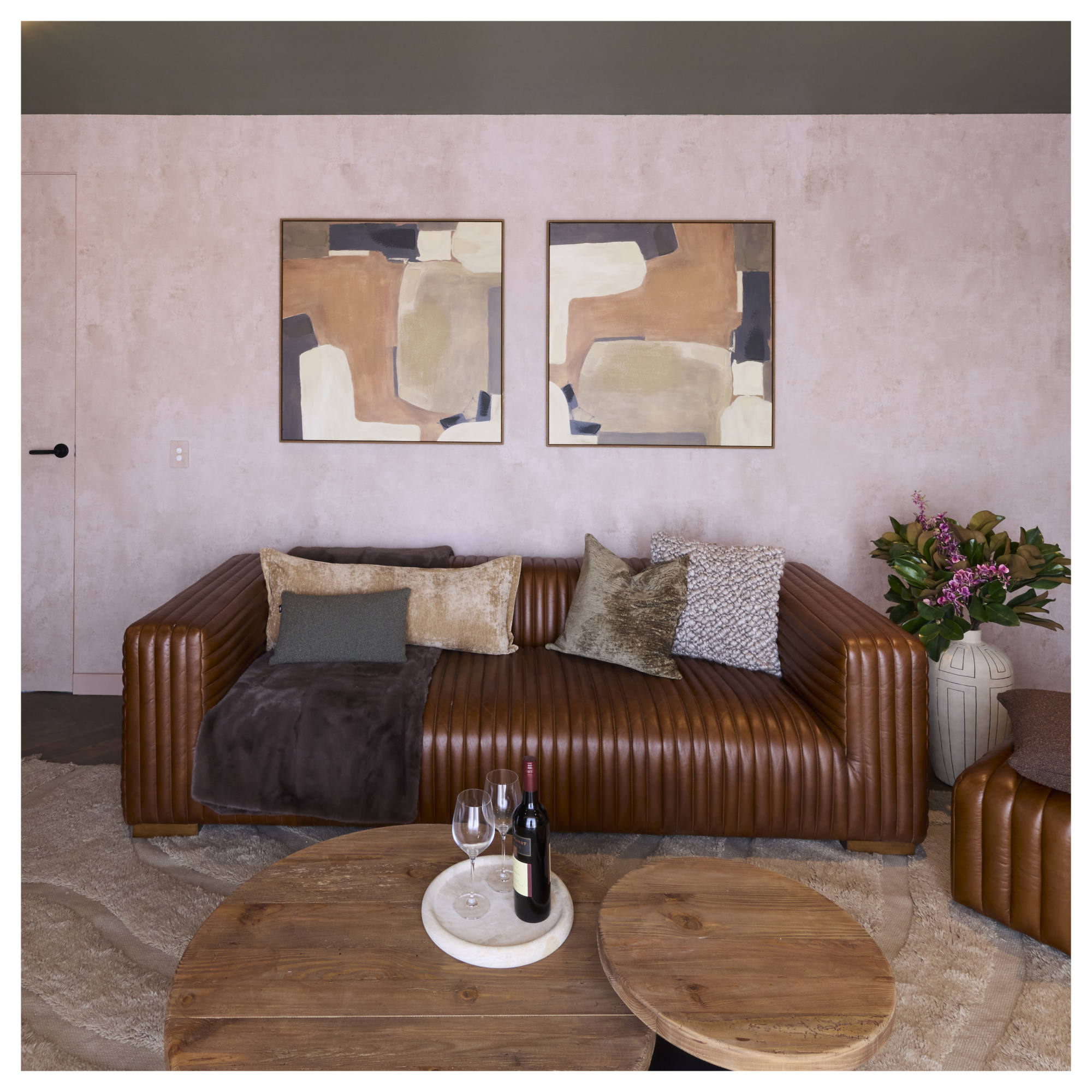 Harmon Sofa 3S Leather Timber Feet, Santosa Black