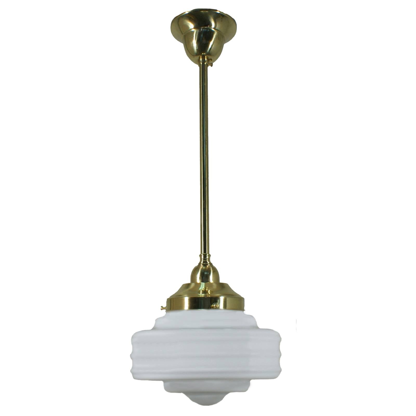 Detroit 8'' Opal Matte on Rod Set 1/2'' x 1/2m, Polished Brass