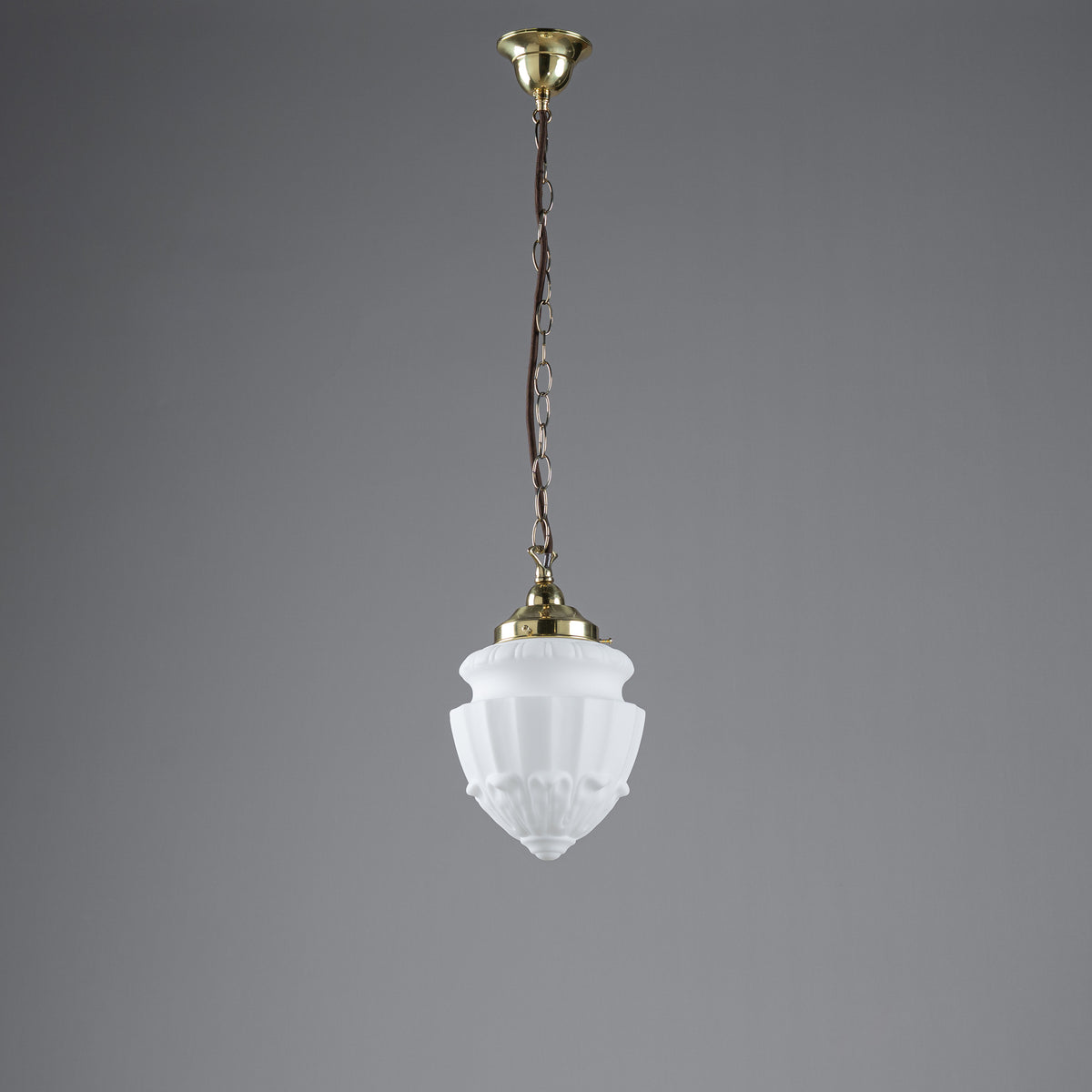 Chelsea 8" Shade Single Chain Suspension, Polished Brass