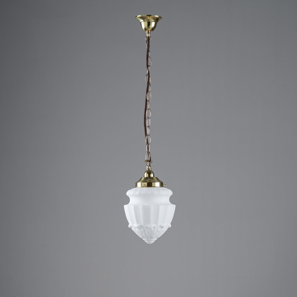 Chelsea 8" Shade Single Chain Suspension, Polished Brass