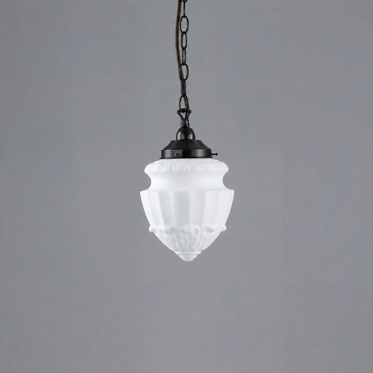 Chelsea 8" Shade Single Chain Suspension, Patina