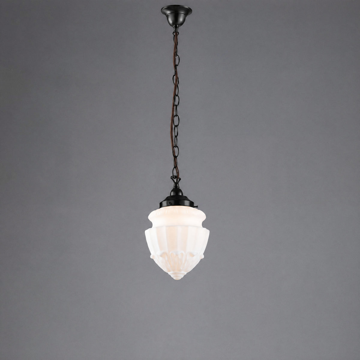 Chelsea 8" Shade Single Chain Suspension, Patina