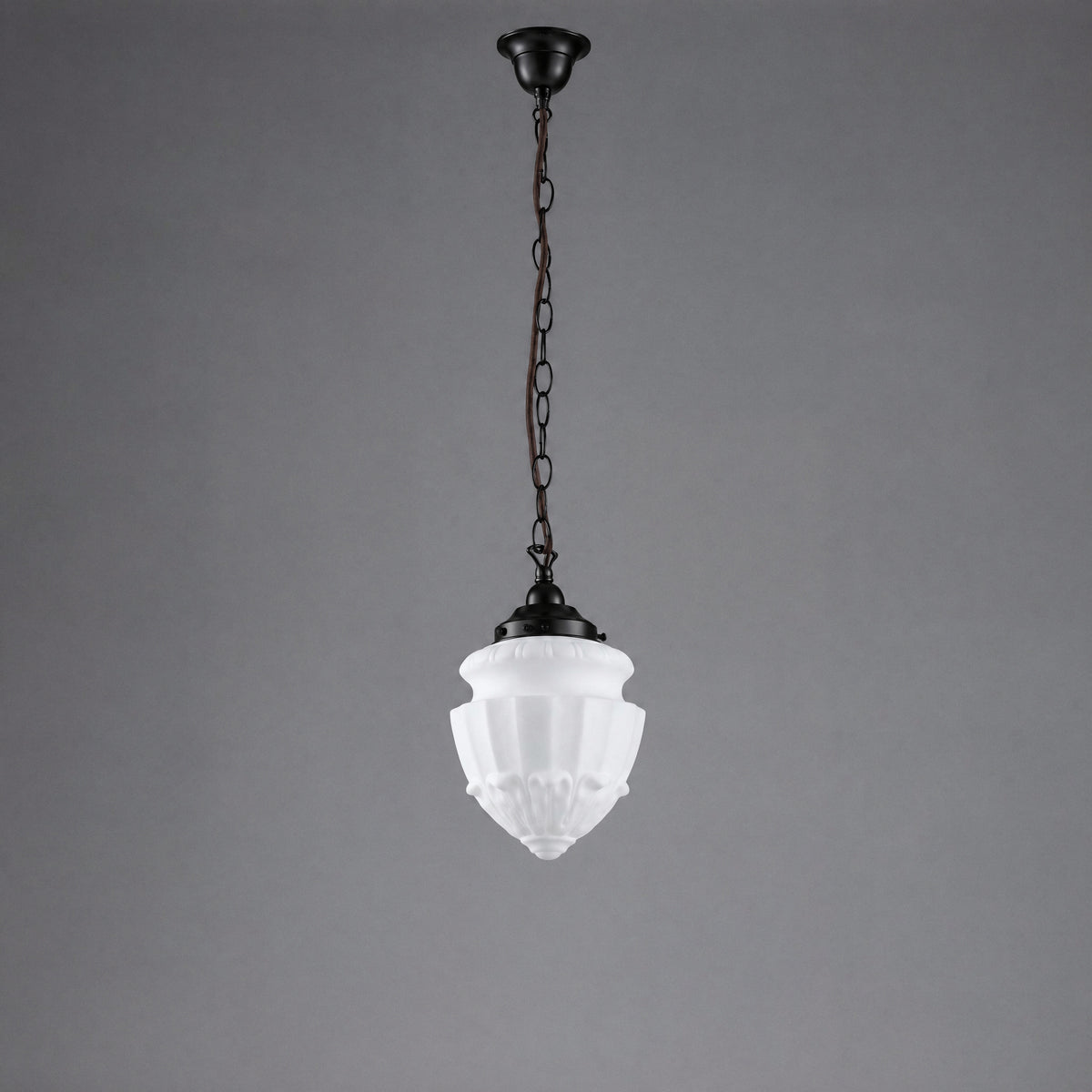 Chelsea 8" Shade Single Chain Suspension, Patina