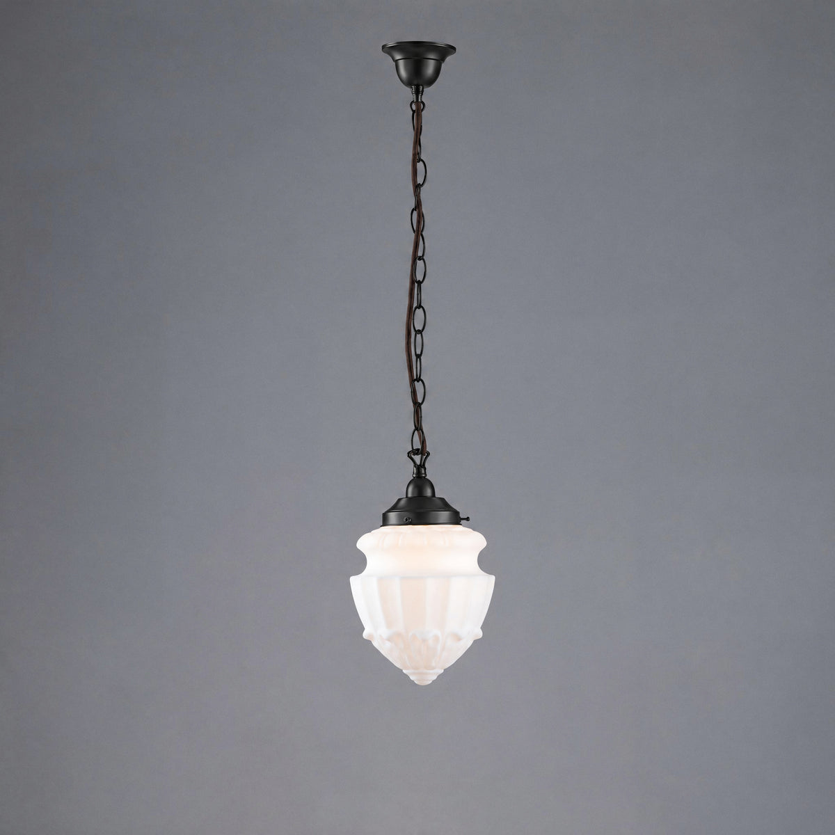 Chelsea 8" Shade Single Chain Suspension, Patina