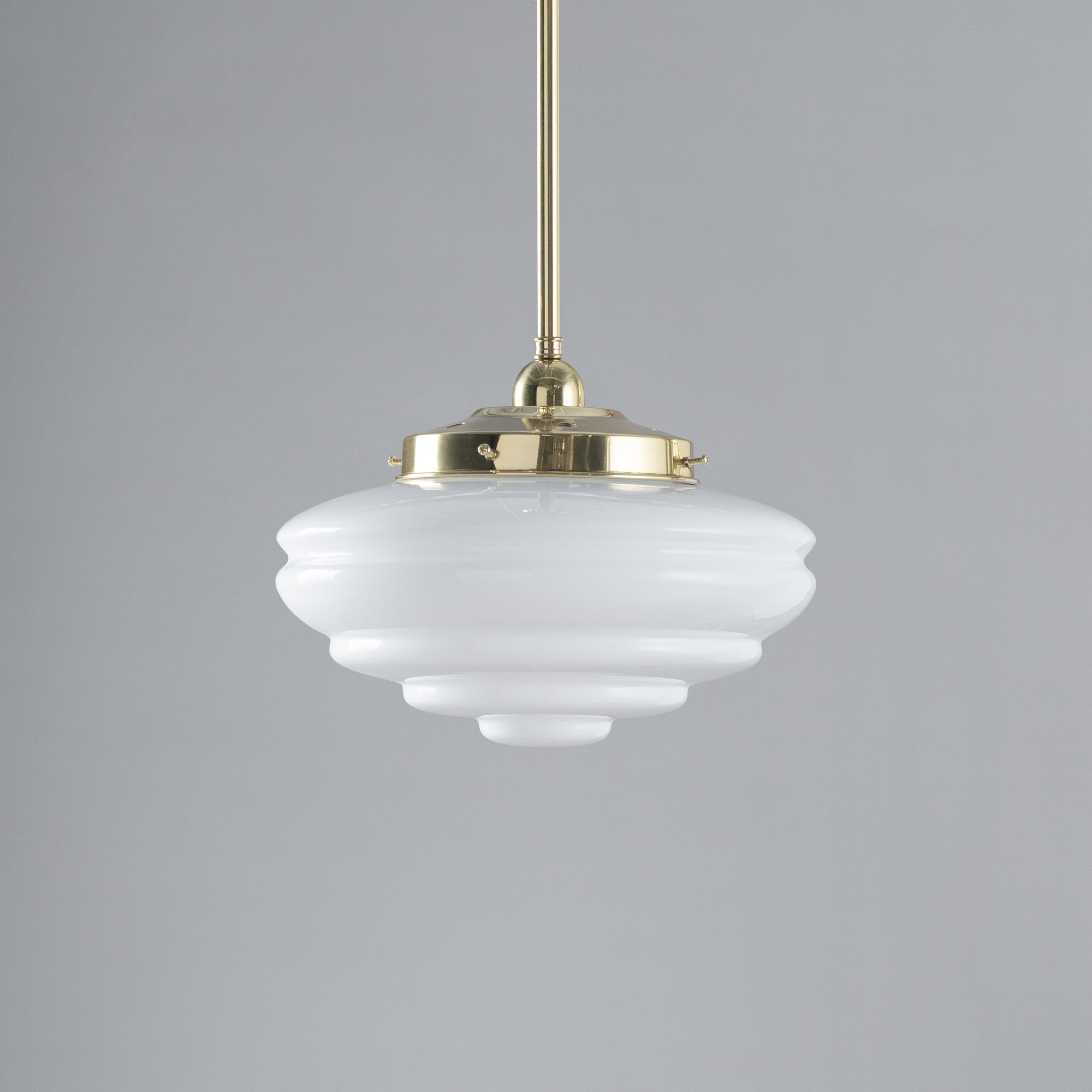 Chateau Opal Gloss Glass on Rod Set 1/2" 1/2m, Polished Brass
