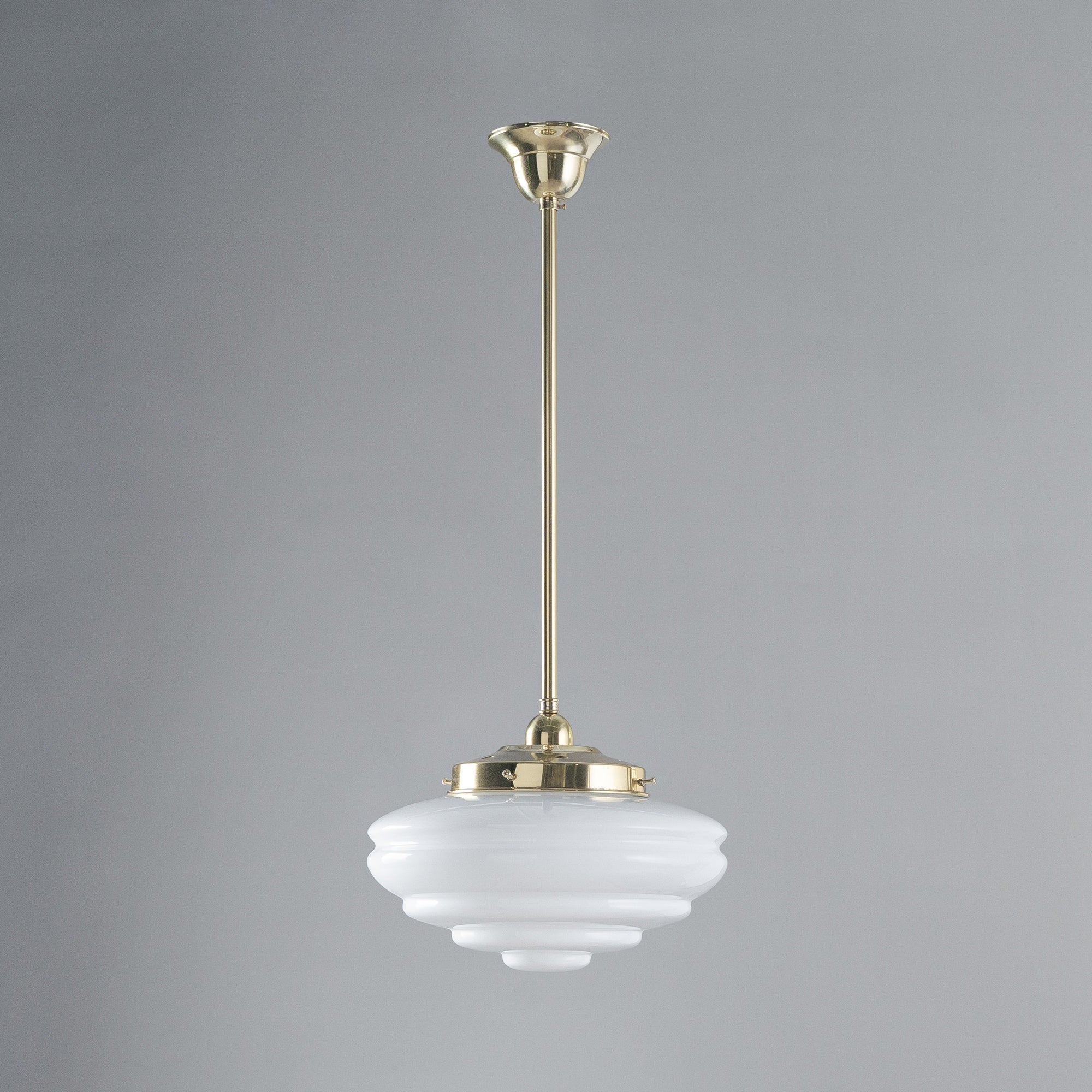 Chateau Opal Gloss Glass on Rod Set 1/2" 1/2m, Polished Brass