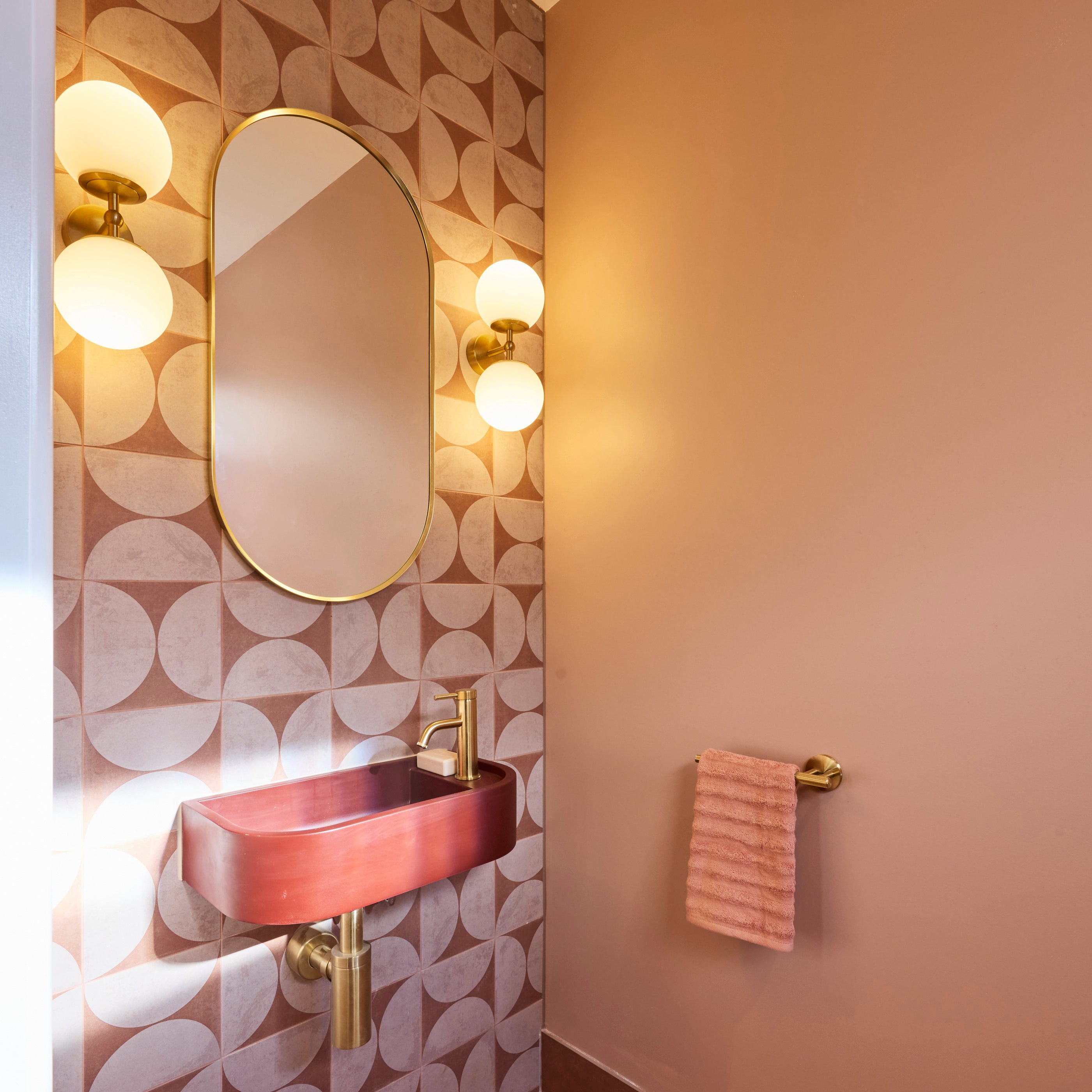 Eterna 2 Lights Wall Lamp, Antique Gold with Clear Glass