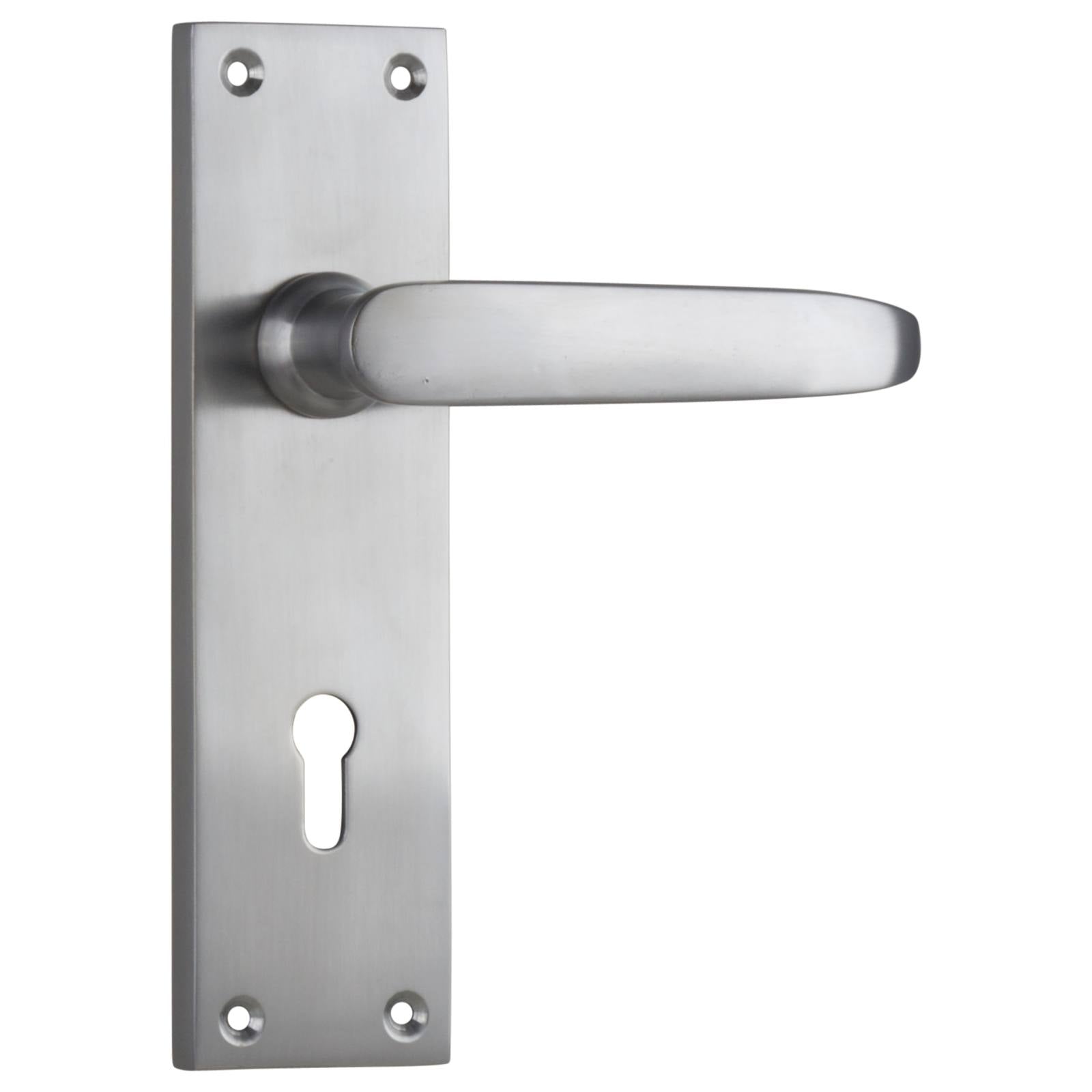 Balmoral Lever Lock Set, Satin Chrome
