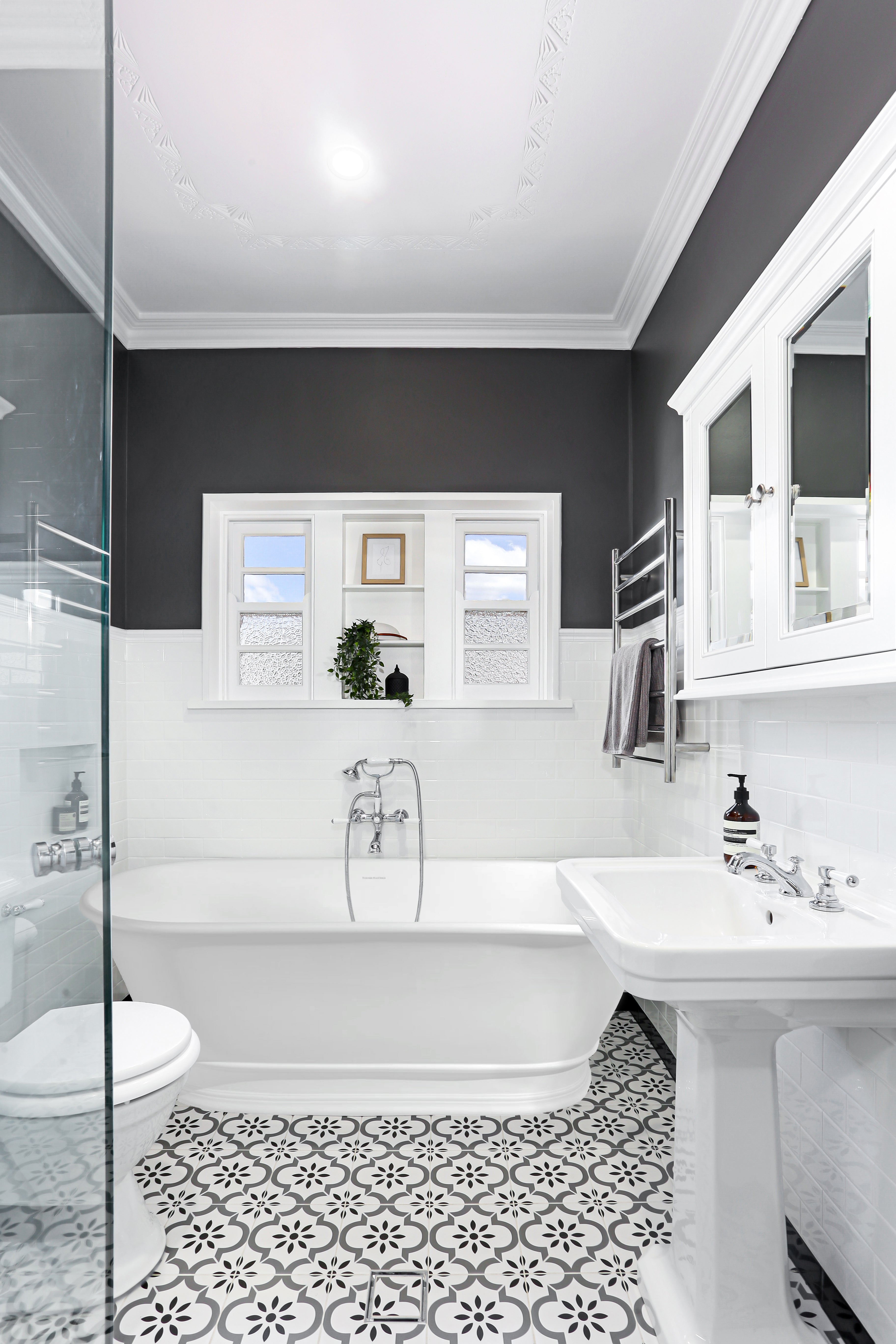 Cambridge 156cm TitanCast Bath without Overflow, Gloss White