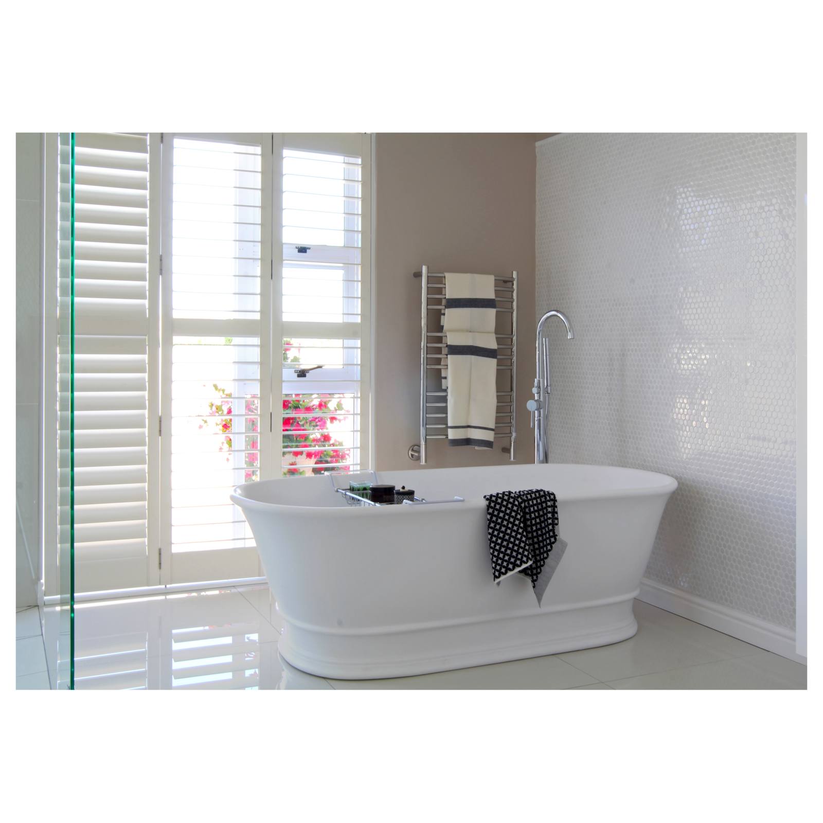 Turner Hastings Cambridge 174x76cm TitanCast Bath, Satin Silk White