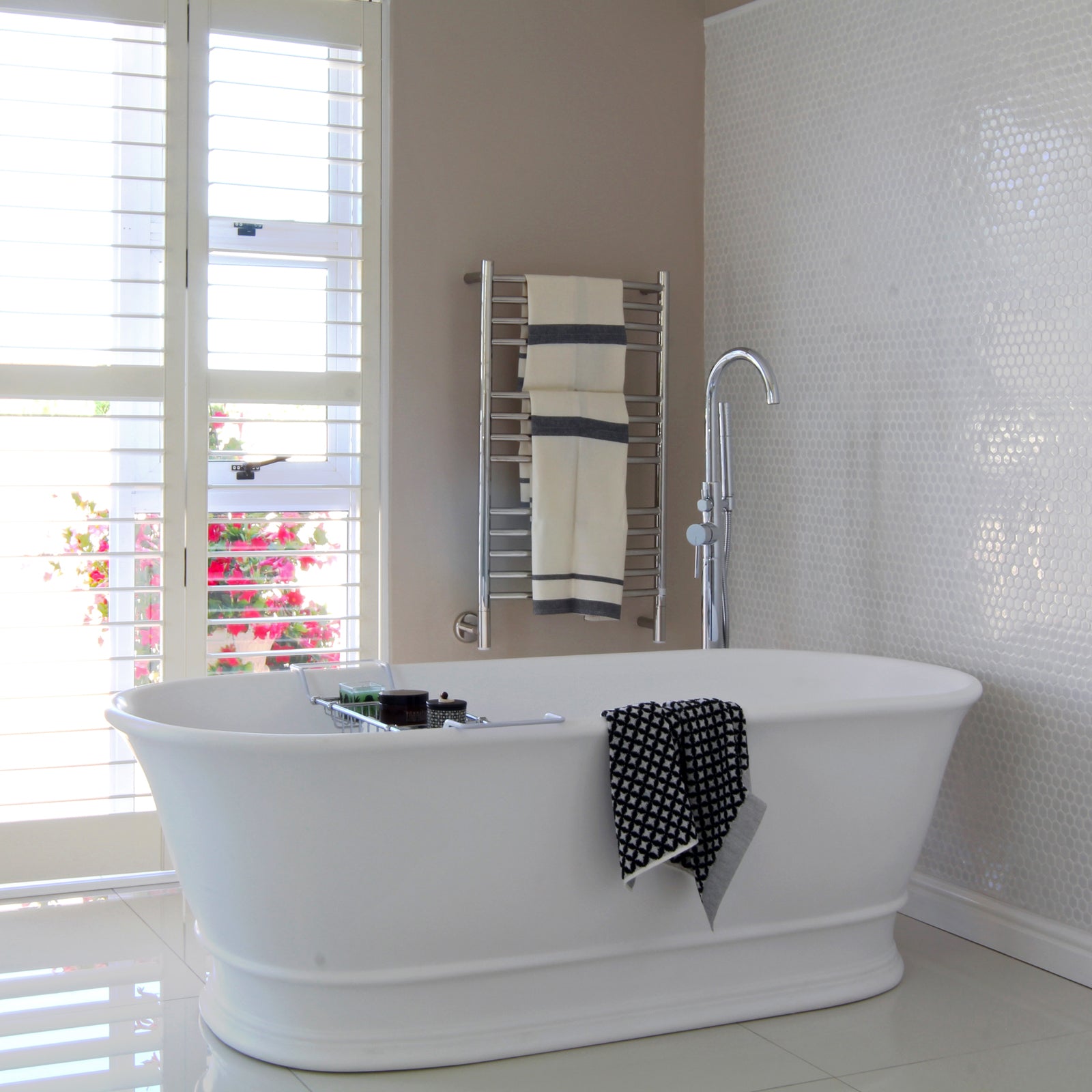 Turner Hastings Cambridge 174x76cm TitanCast Bath, Satin Silk White