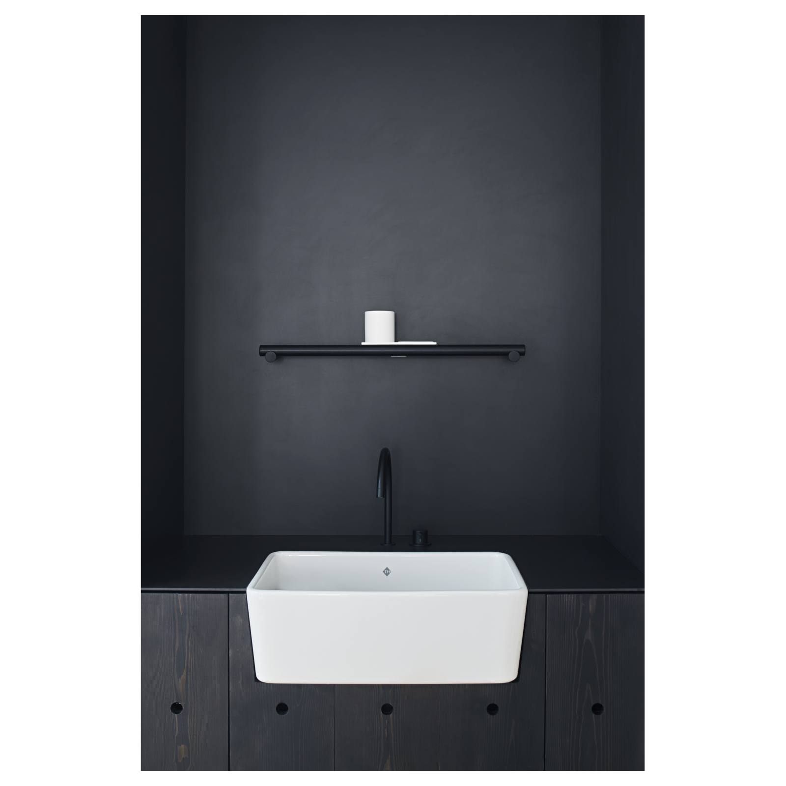Turner Hastings Galdor 60x41cm Fireclay Butler Sink, Gloss White
