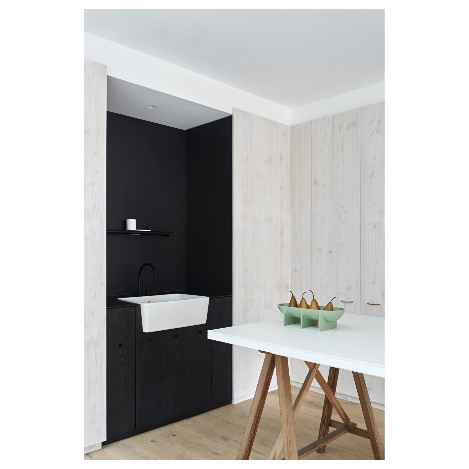 Turner Hastings Galdor 60x41cm Fireclay Butler Sink, Gloss White