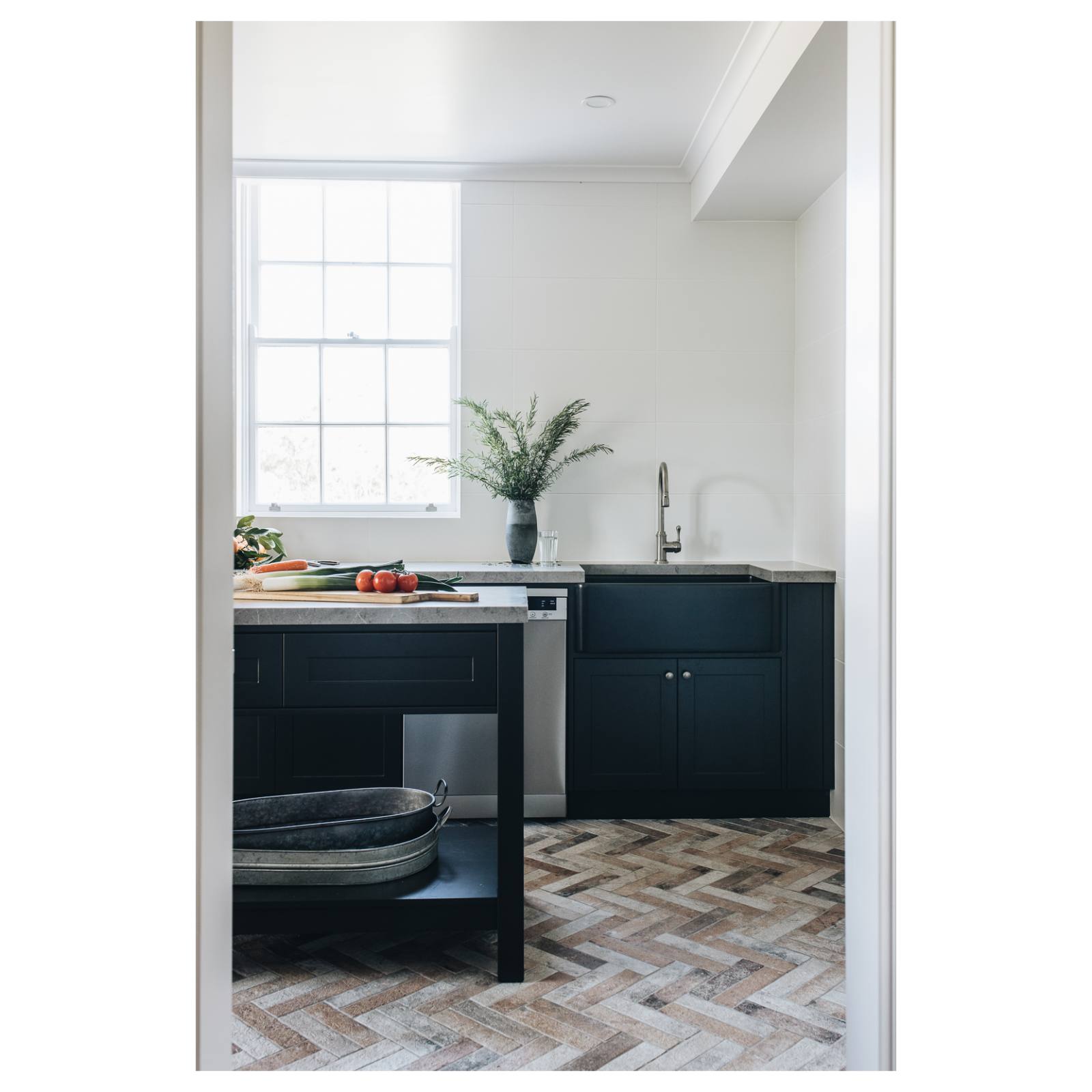 Turner Hastings Novi 75x46cm Fireclay Sink, Matte Black