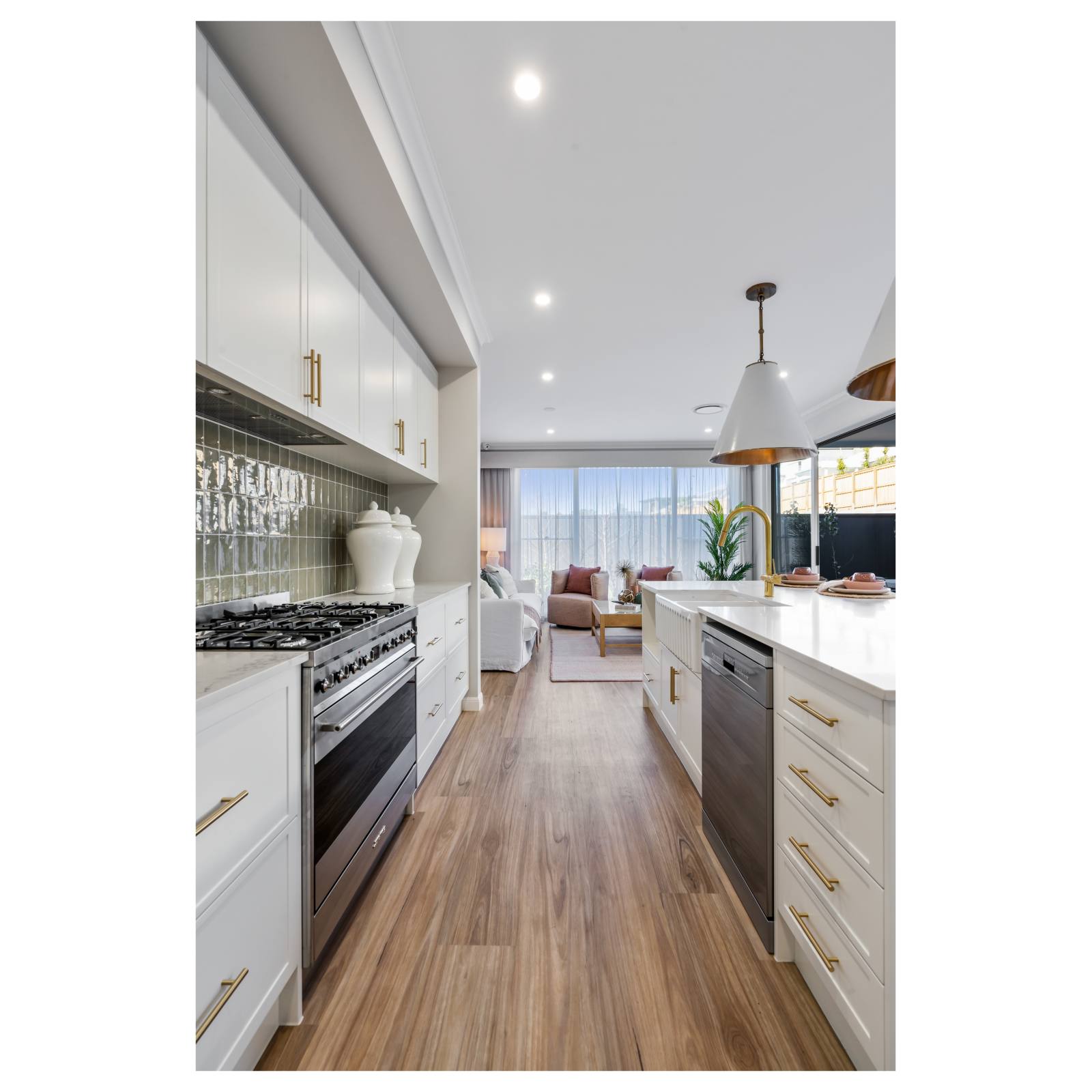 Turner Hastings Novi 76x46cm Single Fireclay Butler Sink, Gloss White