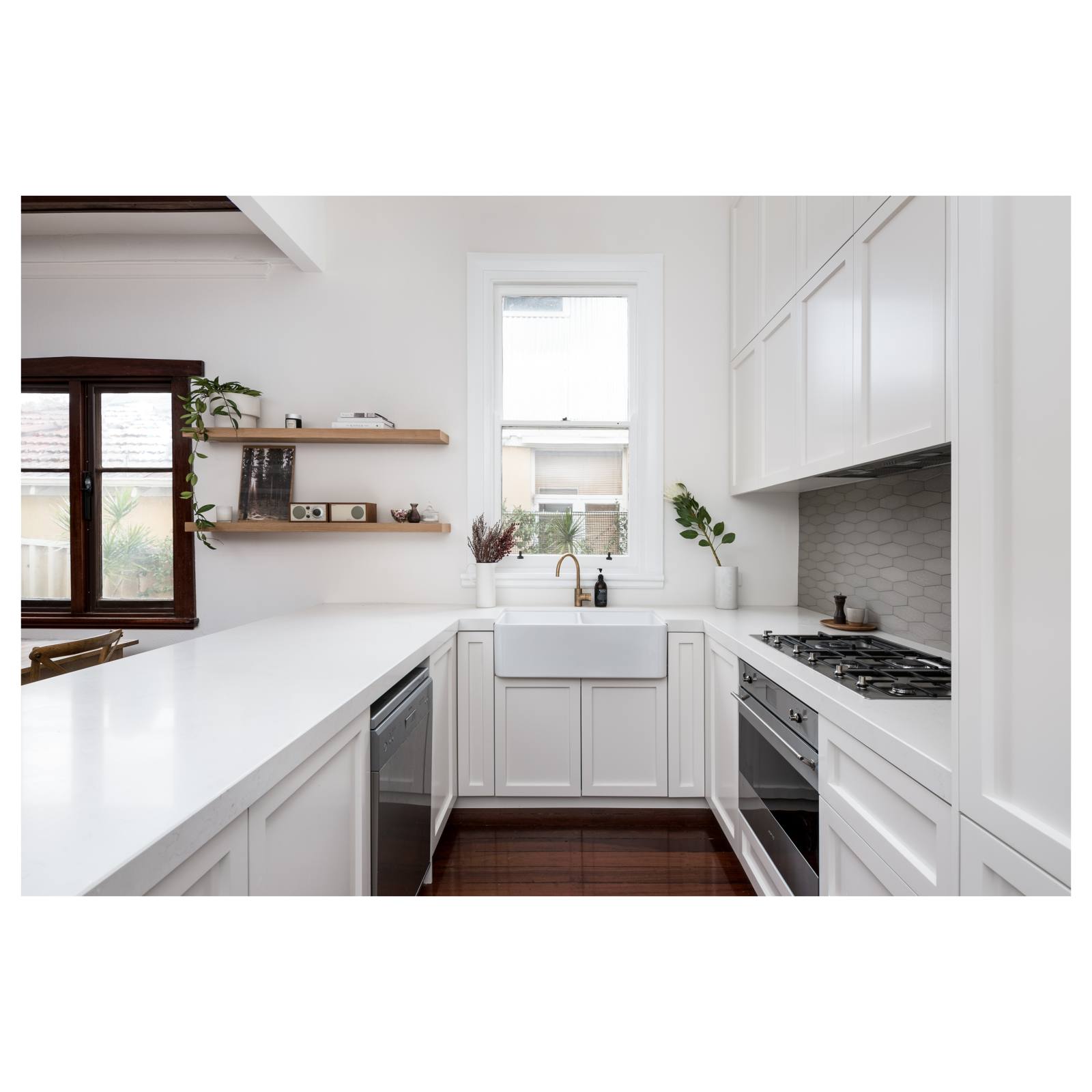 Turner Hastings Novi 85x46cm Double Fireclay Butler Sink, Gloss White