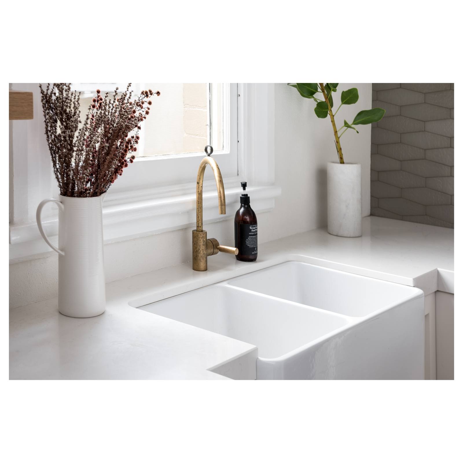 Turner Hastings Novi 85x46cm Double Fireclay Butler Sink, Gloss White