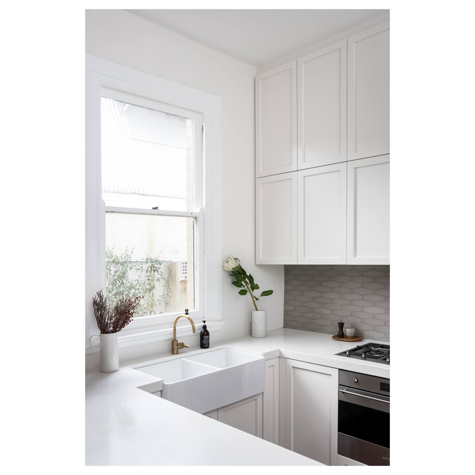 Turner Hastings Novi 85x46cm Double Fireclay Butler Sink, Gloss White