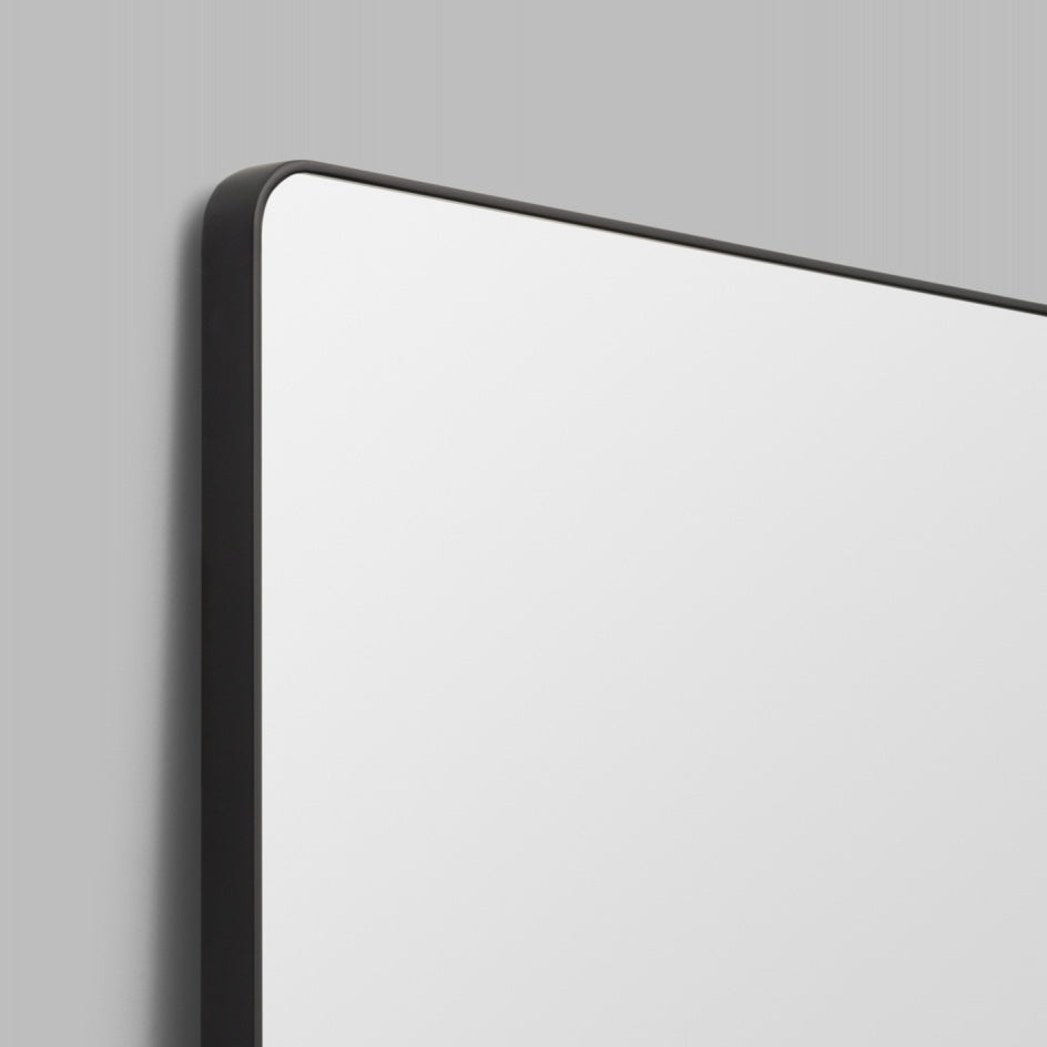 WARMFFLYCLB_Flynn Curve Leaner Black Mirror