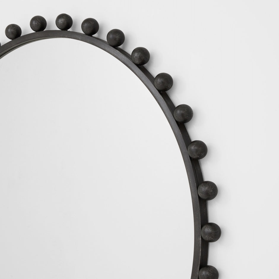 WARMFLUNRBLG_Luna Round Antique Black Mirror