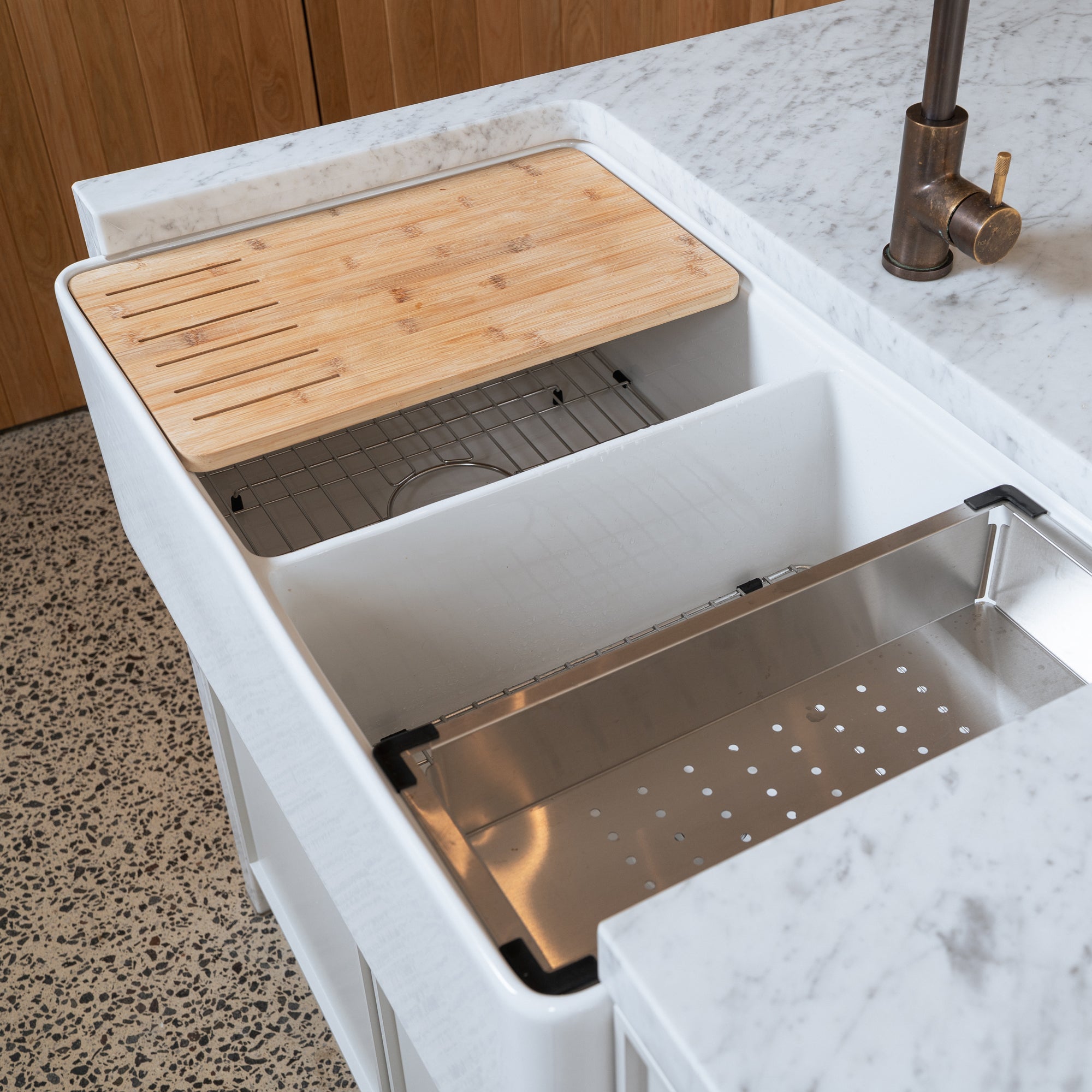 Cornwall Premium 83.5x50.8x25.4cm Double Fireclay Sink, White